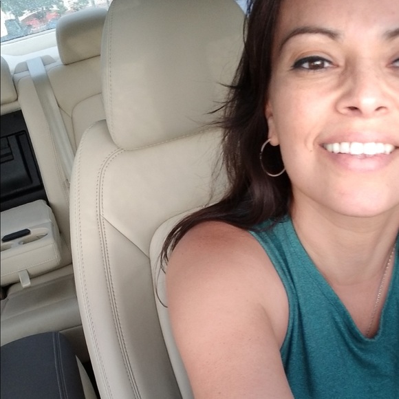 Meet your Posher, Vicky - Picture 4 of 6